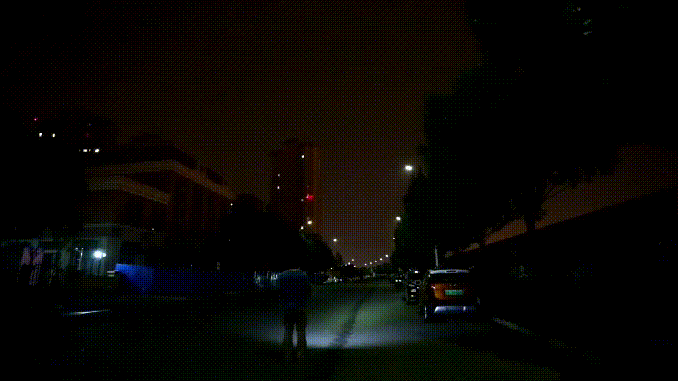 屋外高輝度懐中電灯